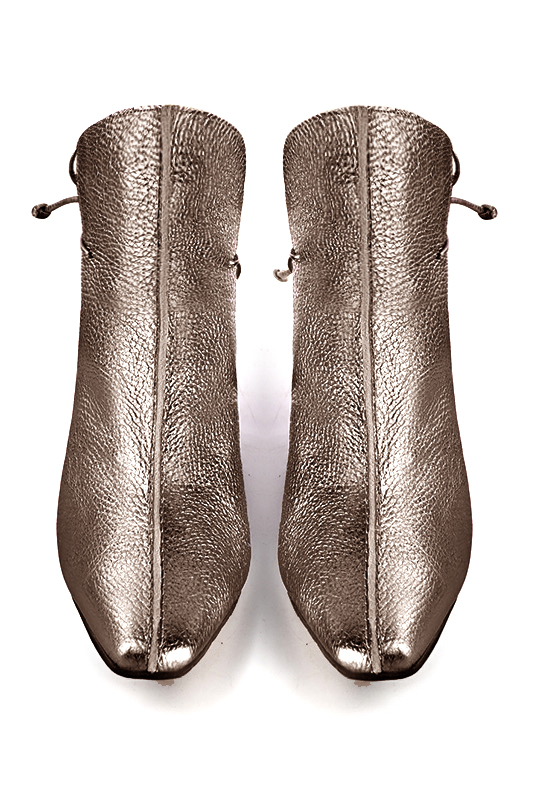 Bronze beige women's ankle boots with laces at the back. Square toe. Medium block heels. Top view - Florence KOOIJMAN